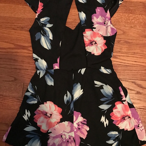 Design Lab Romper - Picture 2 of 3